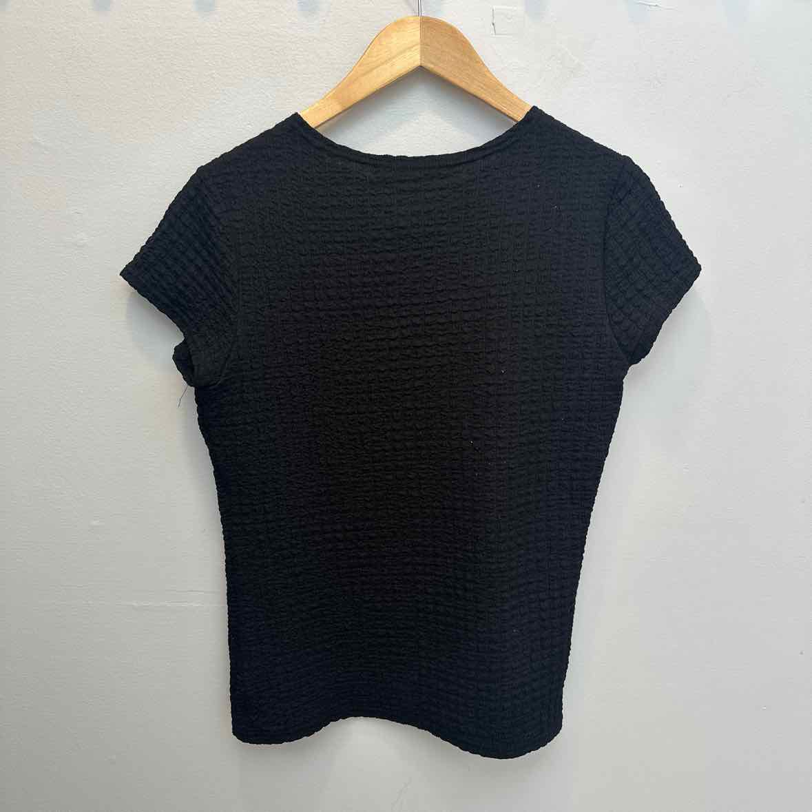 Sara Campbell Size Medium Shirt