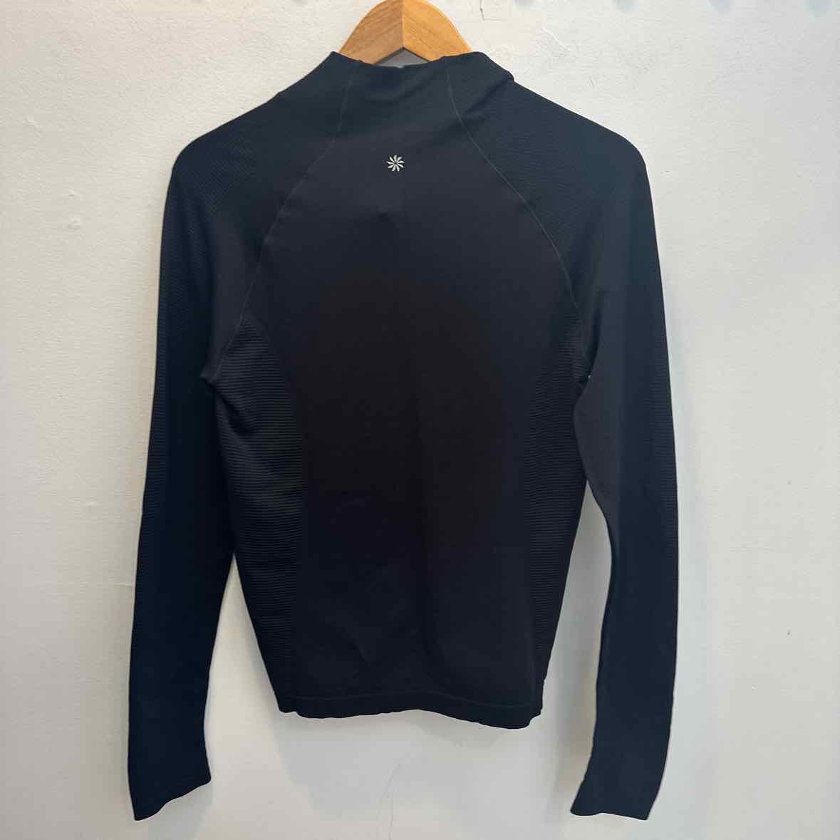 Athleta Size Medium Shirt