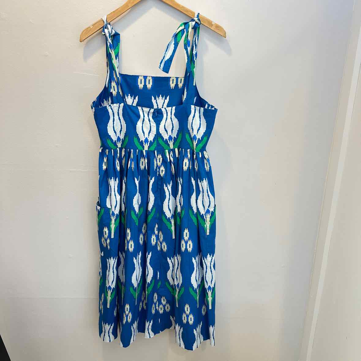 Oliphant Size Medium Dress