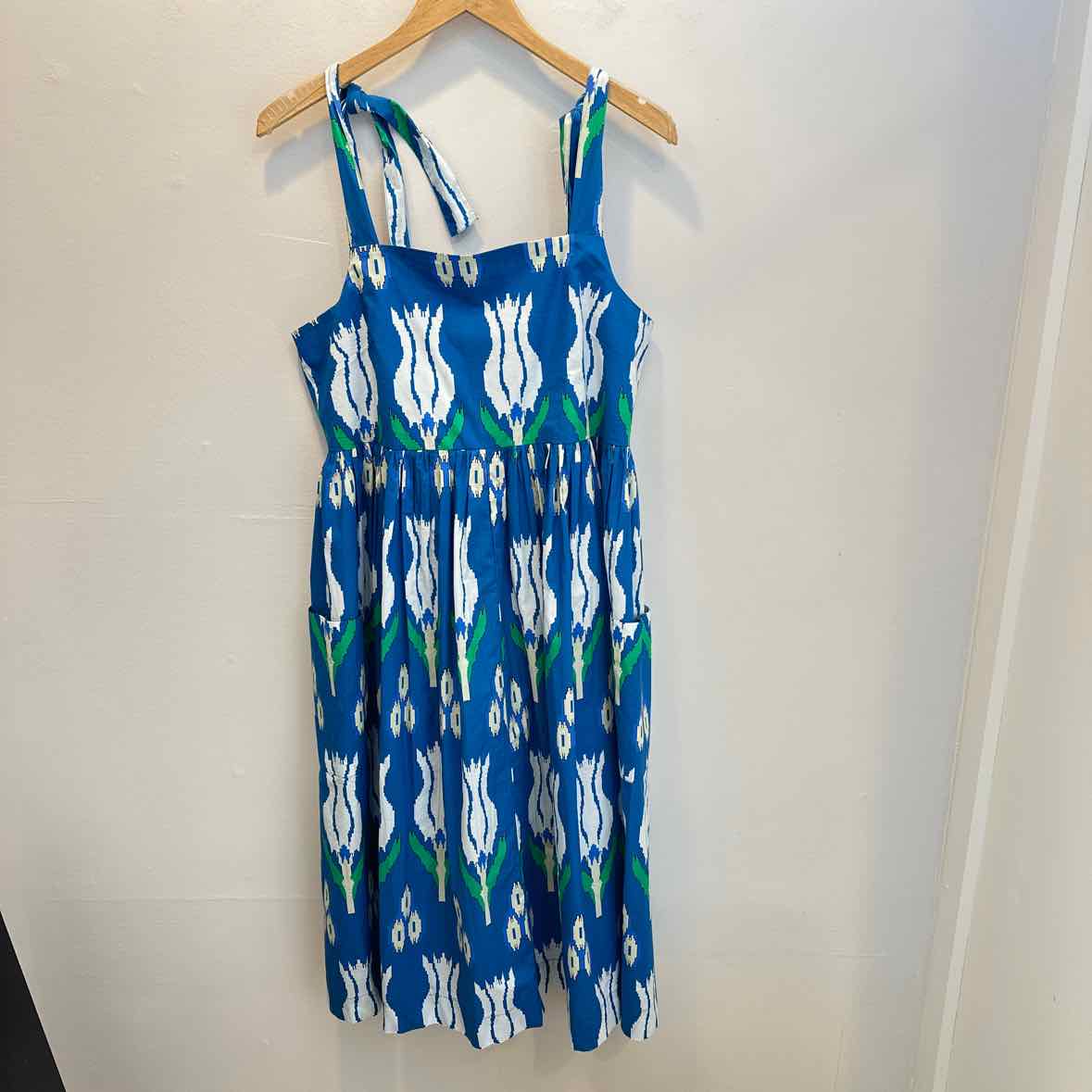 Oliphant Size Medium Dress