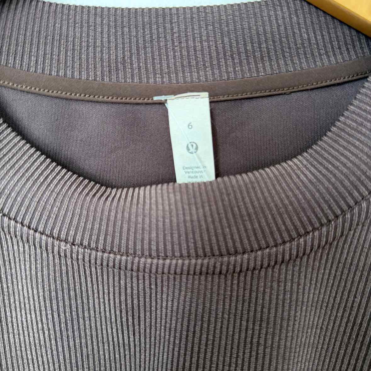 Lululemon Size 6 Shirt