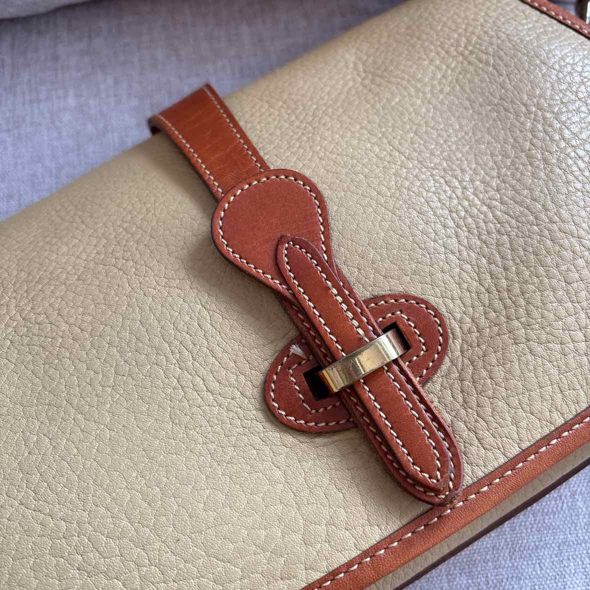 Dooney & Bourke Purse