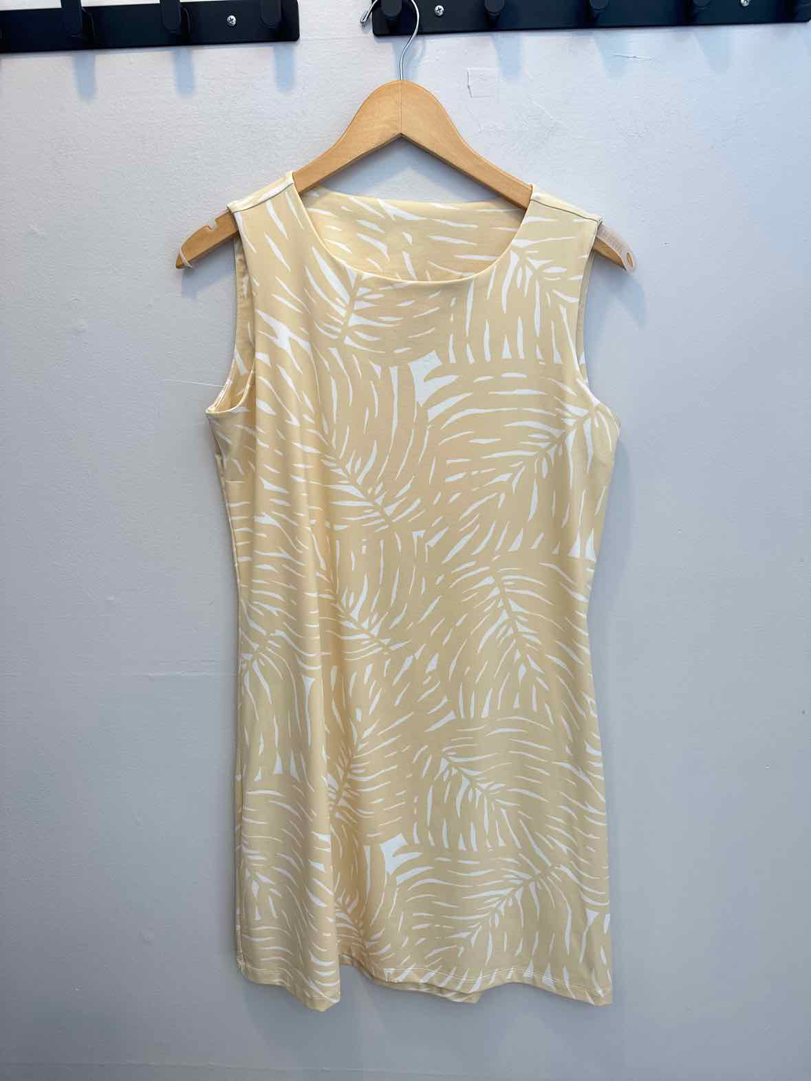 Mahi Gold Size Large Dress