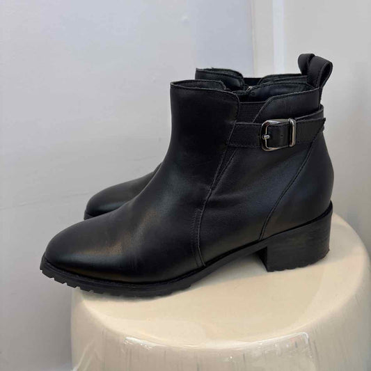 blondo Size 8.5 Boots