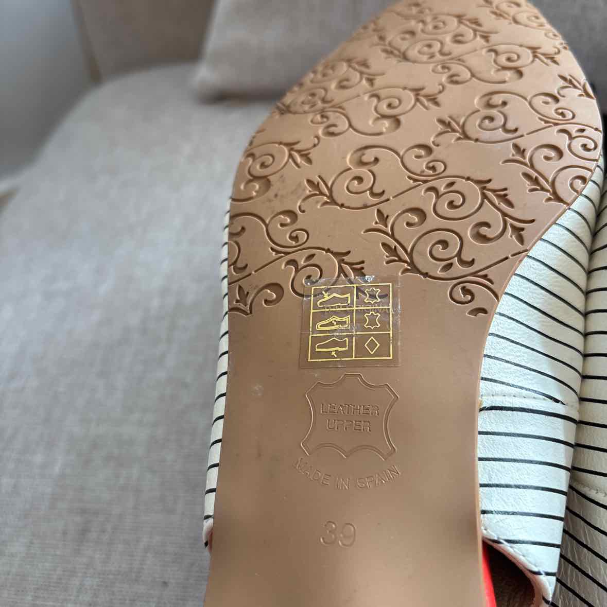 Brenda Zaro Size 39 Shoes