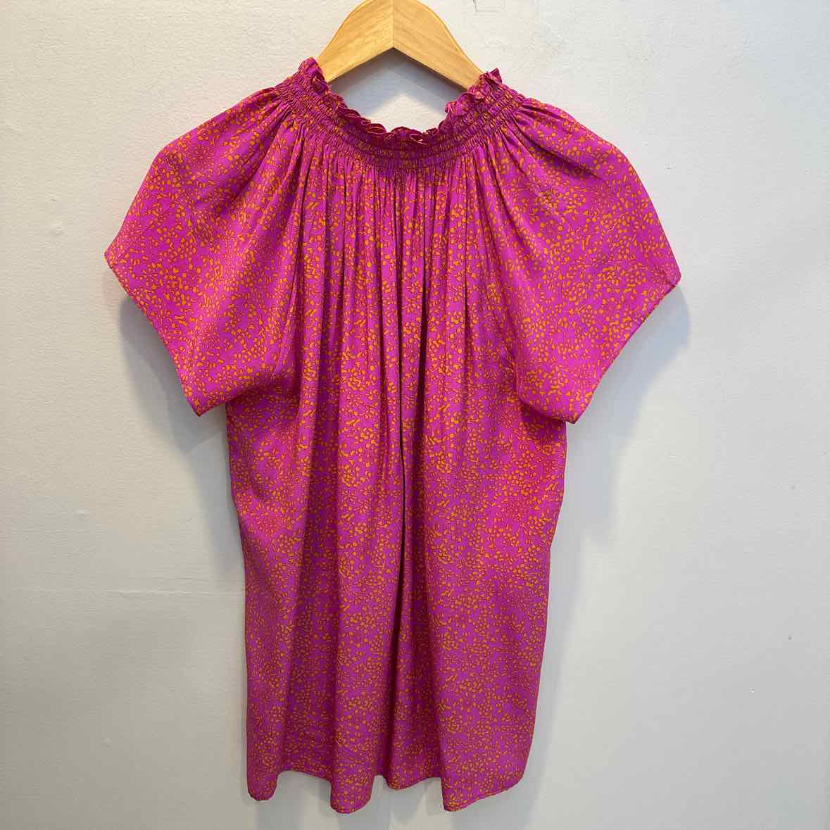 Rungolee Size Medium Shirt