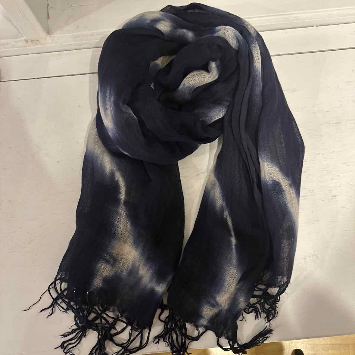 Carolina Amato Size Scarf