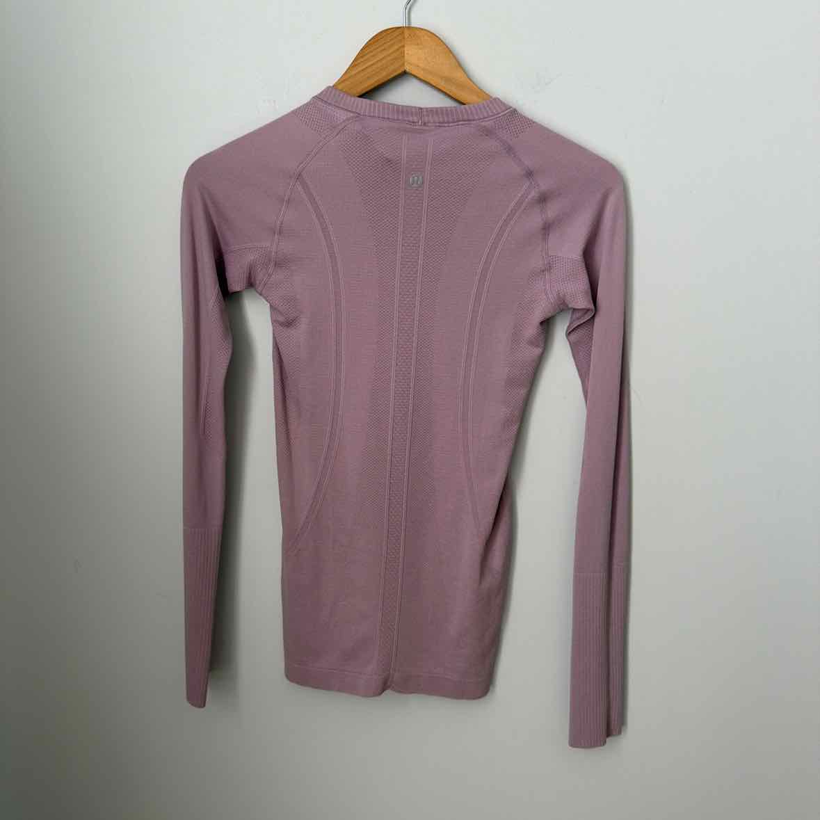 Lululemon Size 4 Shirt