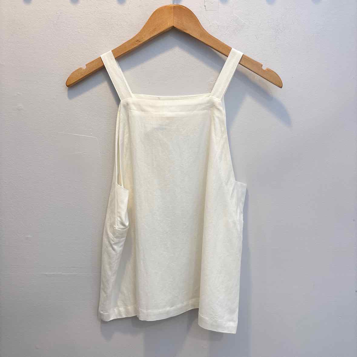 Grade & Gather Size Medium Shirt