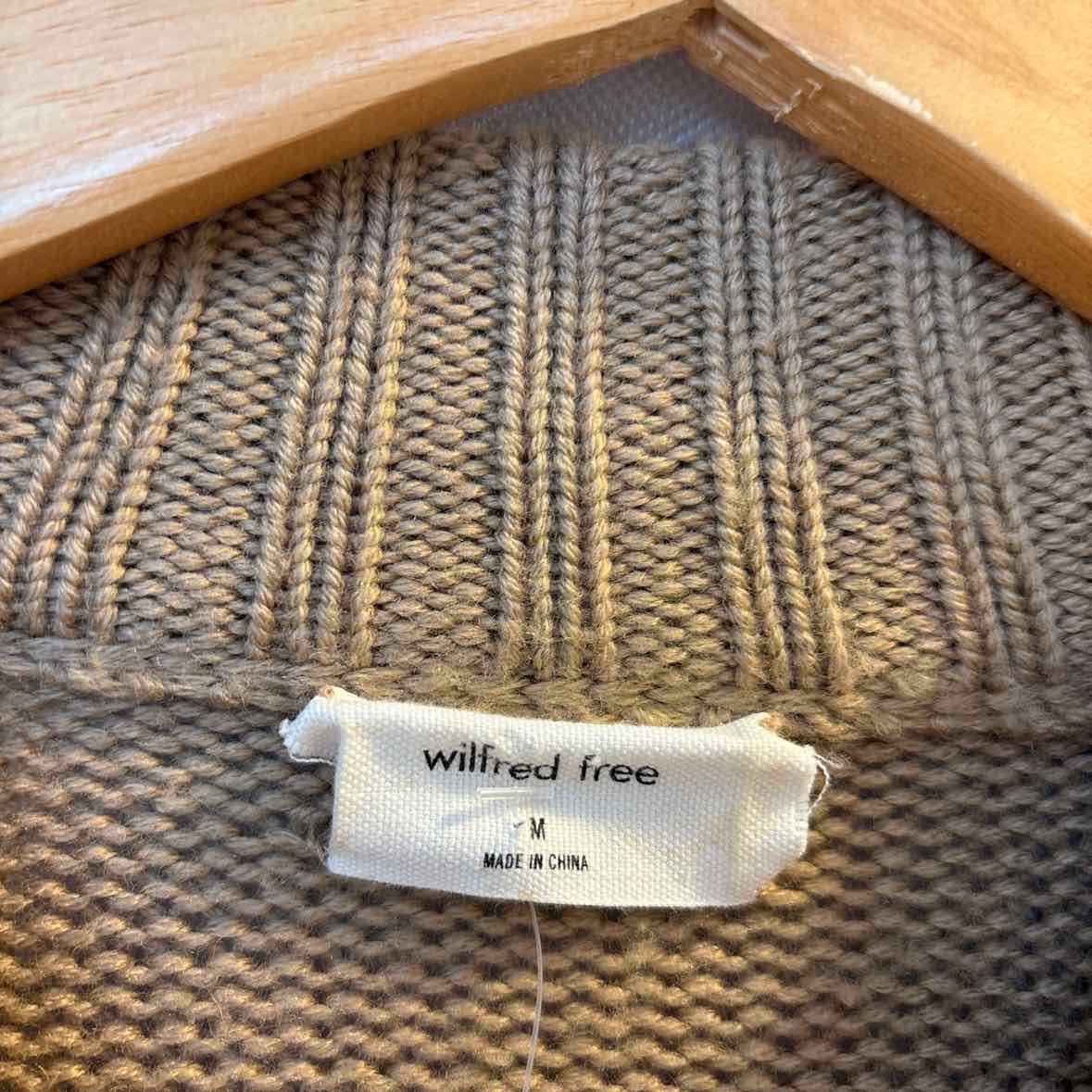 wilfred Size Medium Sweater