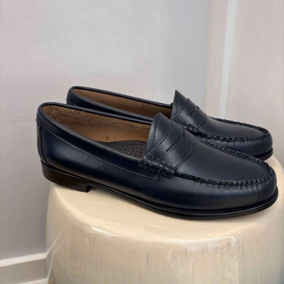 G. H. Bass Size 8 Shoes