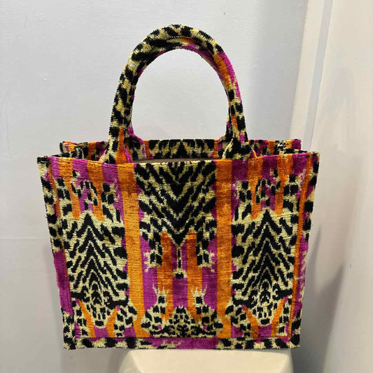 Wolf & Willa Purse