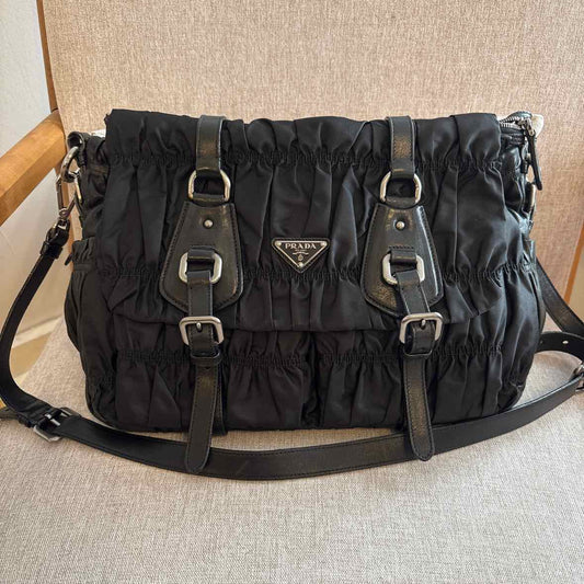 Prada Size O/S Purse