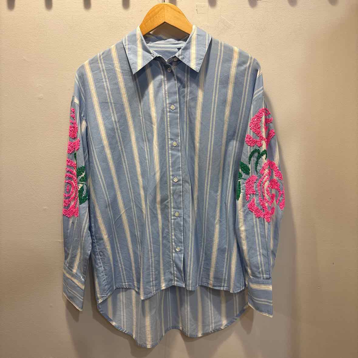 Essential Antwerp Size 4 Shirt