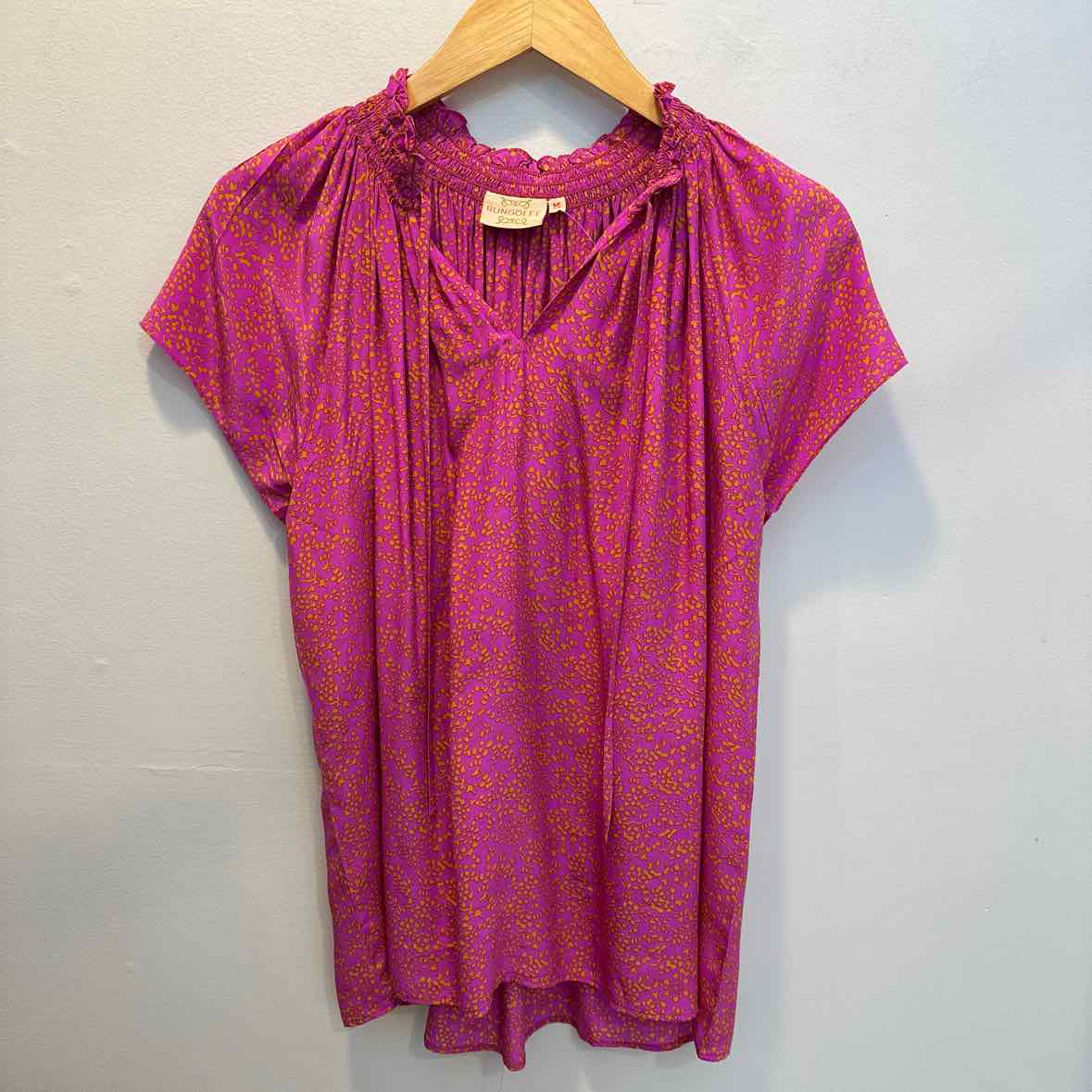 Rungolee Size Medium Shirt