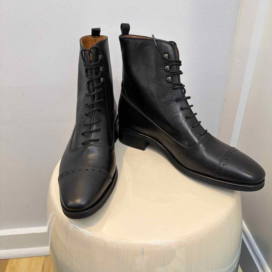 Diplomatic Size 38 Boots