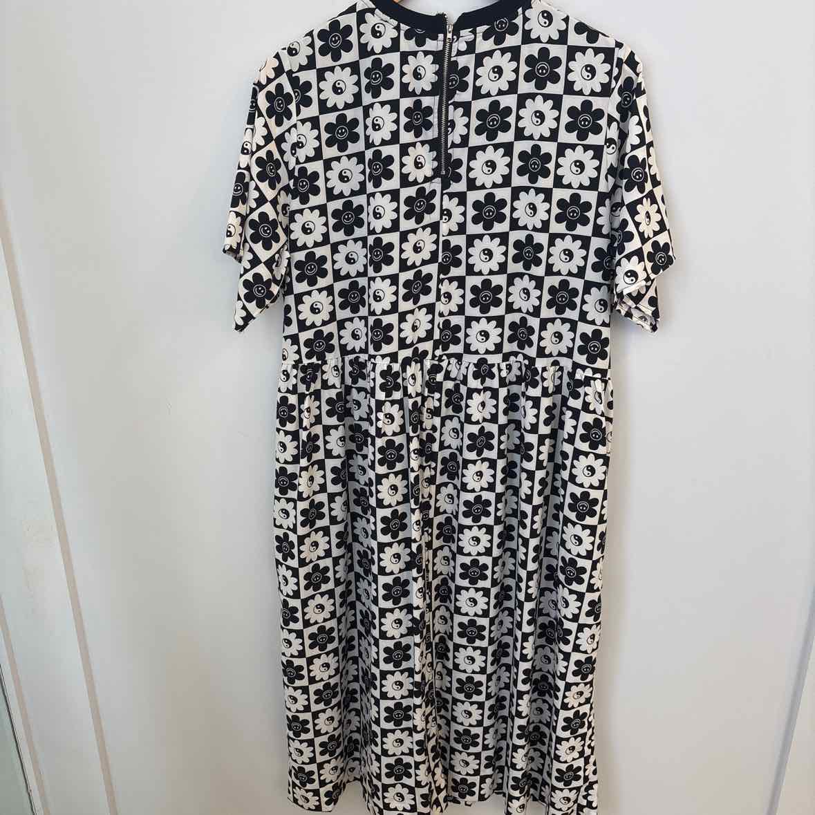 lala Size Small Dress