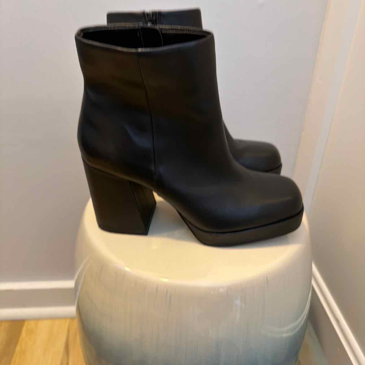 Steve Madden Size 9 Boots