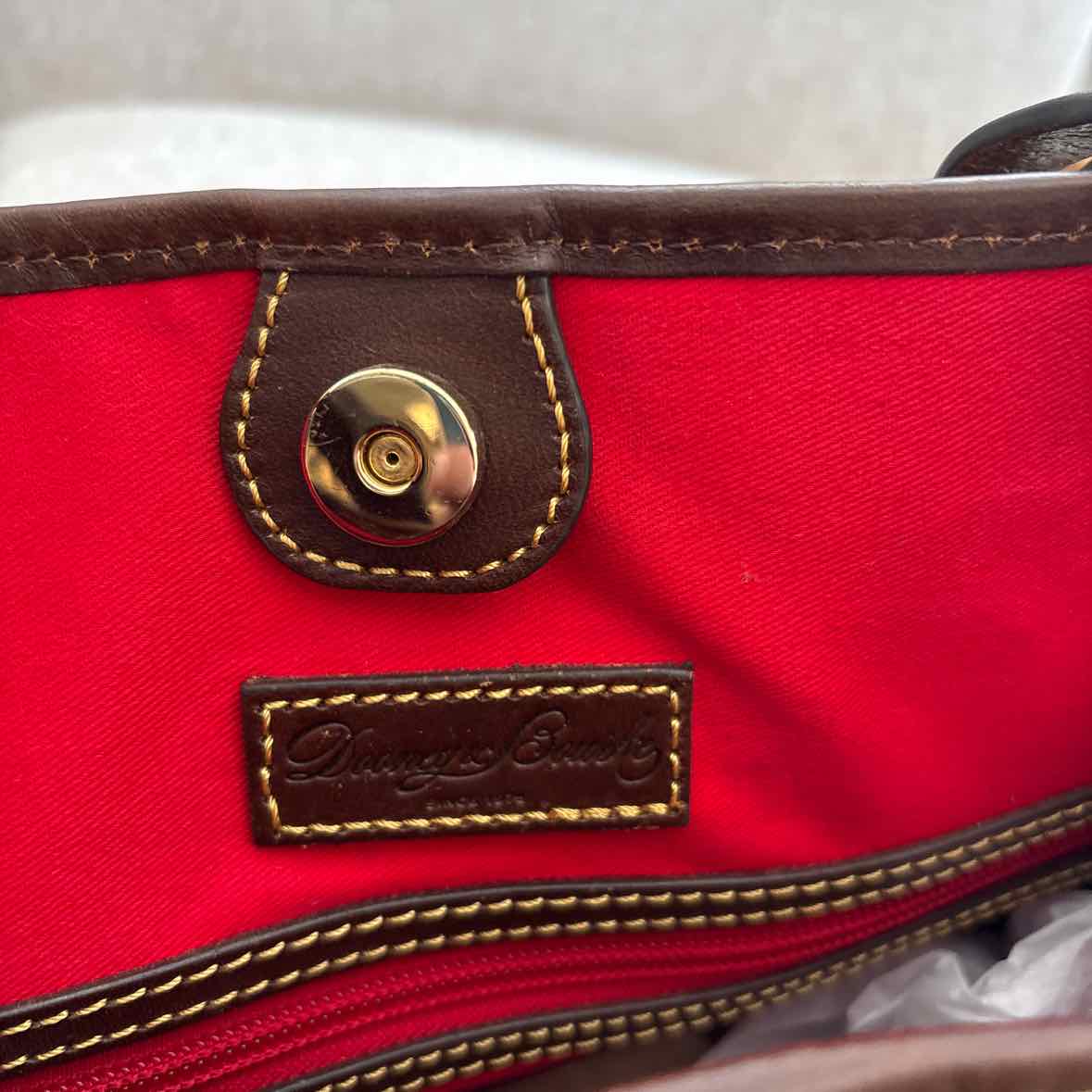 Dooney & Bourke Size O/S Purse