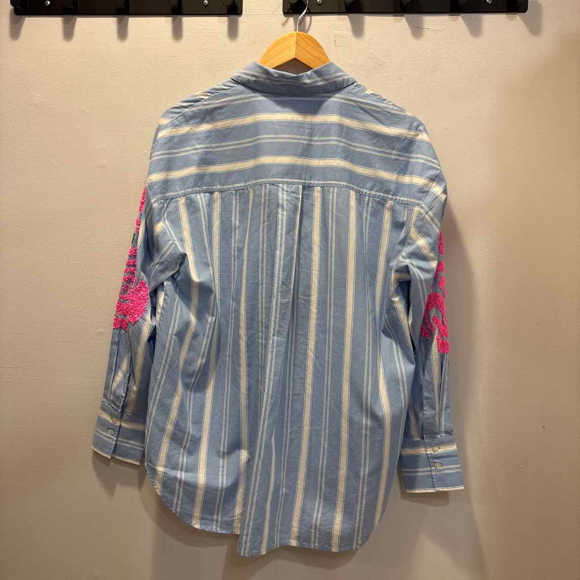 Essential Antwerp Size 4 Shirt