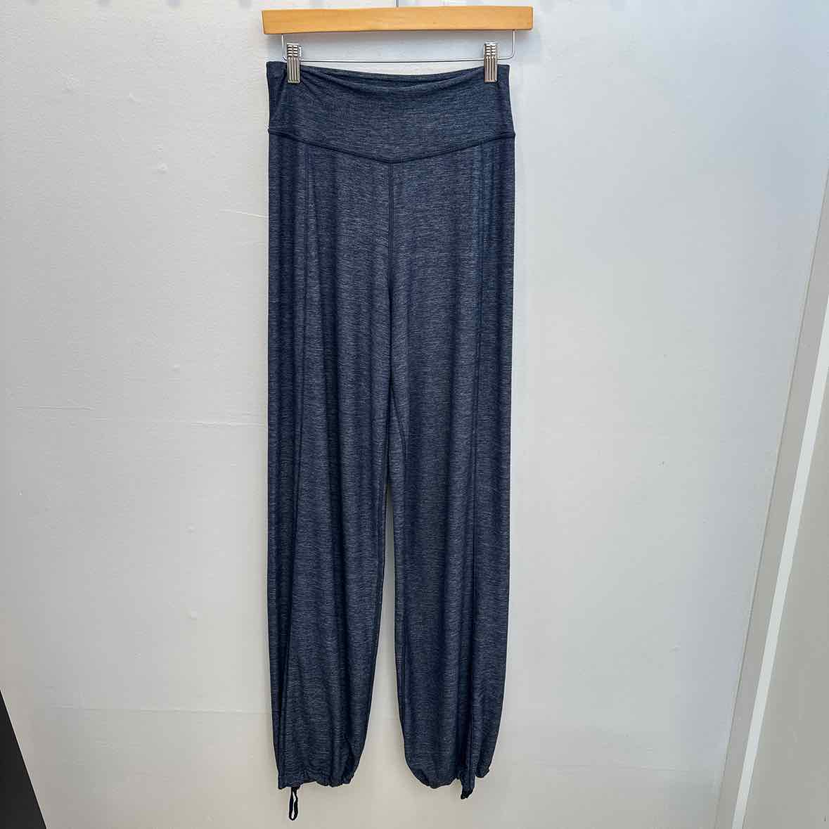 Lululemon Size 4 Pants