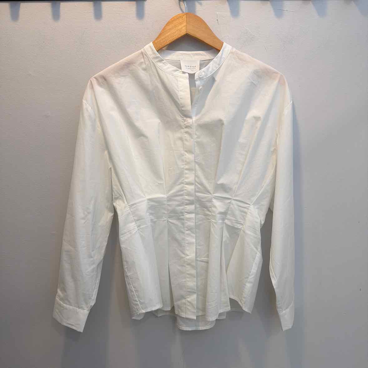 sundays Size M/L Shirt
