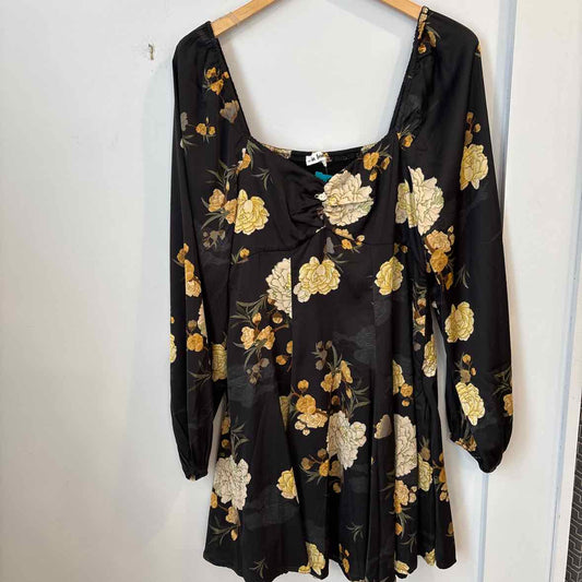 In Bloom Size Medium Dress