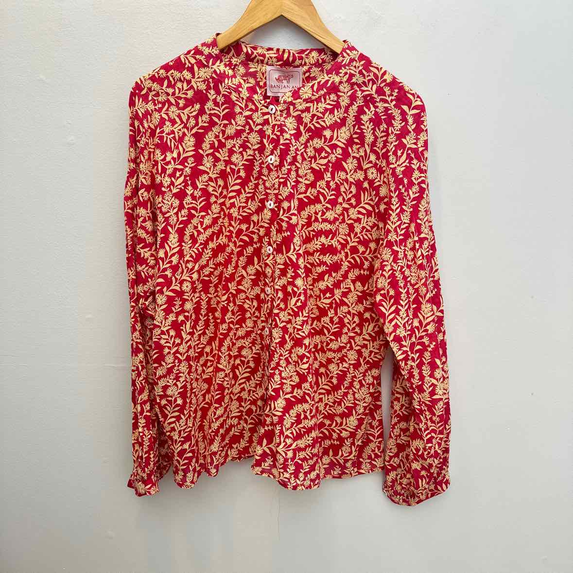 Banjanan Size Large Shirt
