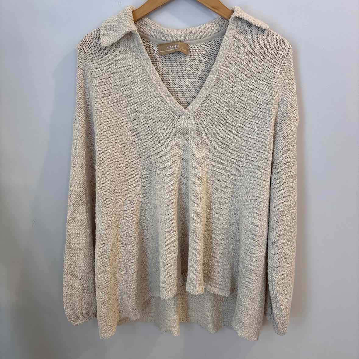 Free-est Size XS Sweater