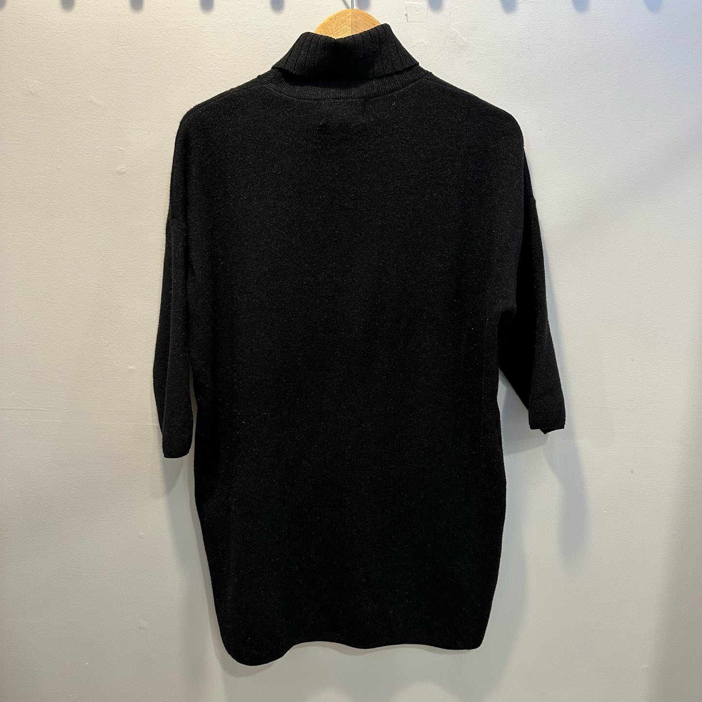 Pomander Place Size Medium Dress