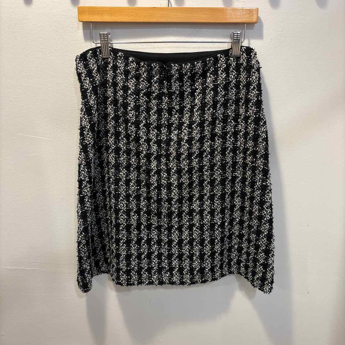 Ann Taylor Size 6 Skirt
