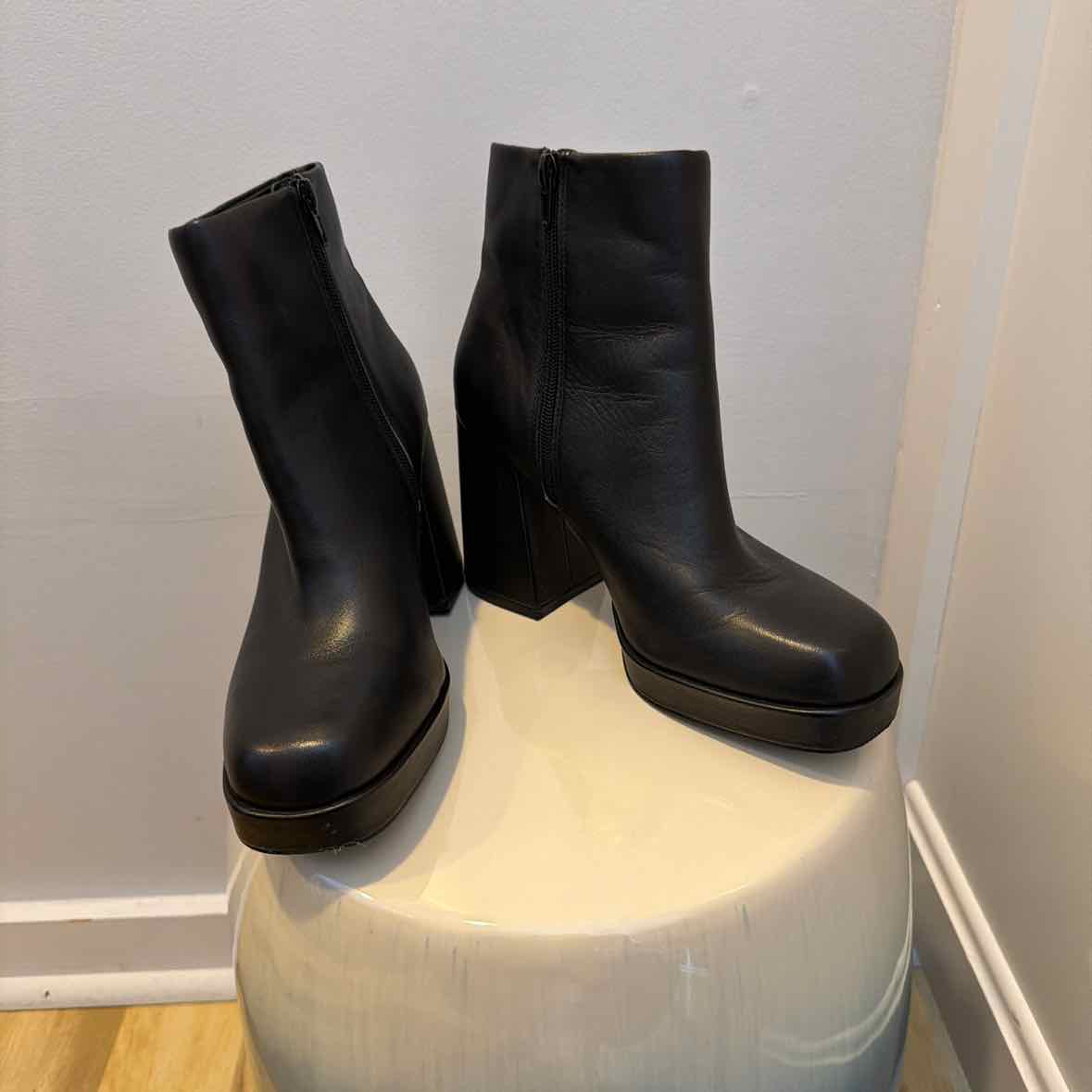 Steve Madden Size 9 Boots